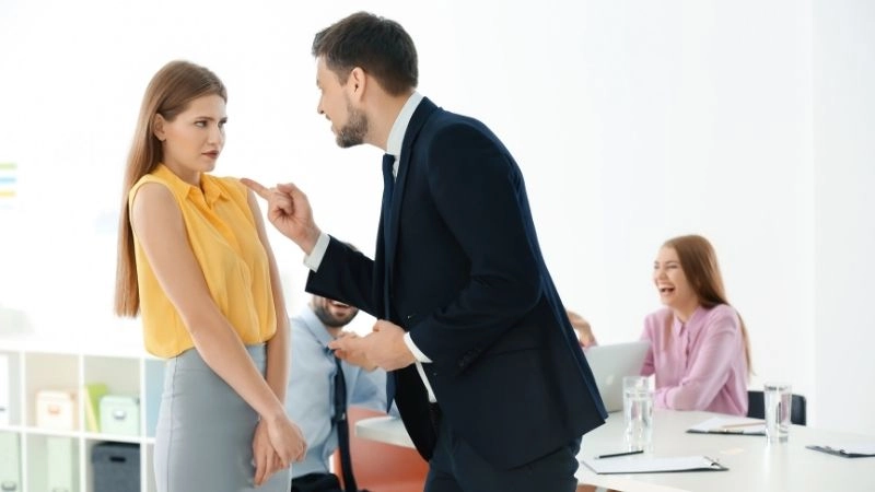 Bạo lực ngôn từ là gì là lời nói gây tổn thương xúc phạm người khác