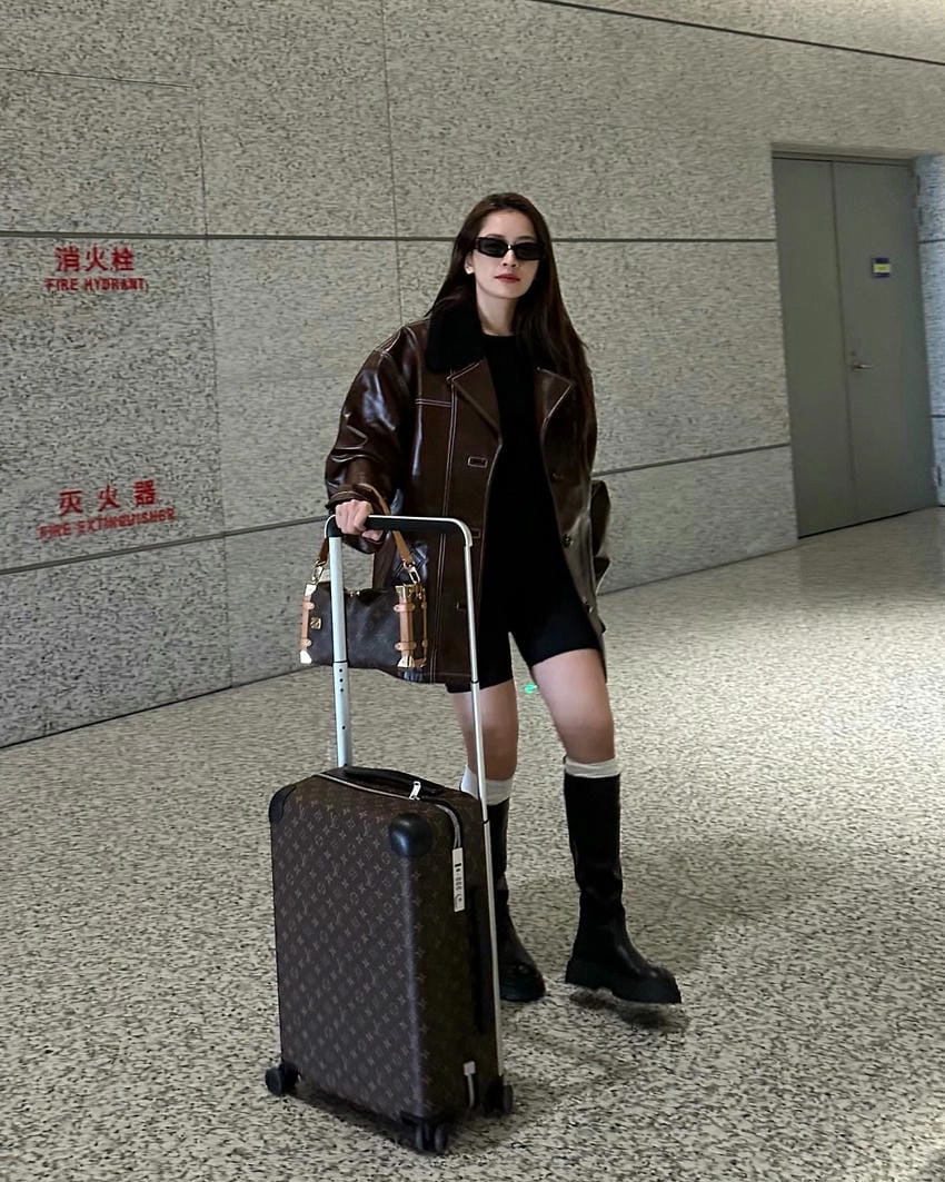 Bài hát của Chi Pu, từ Anh Ơi Ở Lại đến Tôi Vẫn Hát
