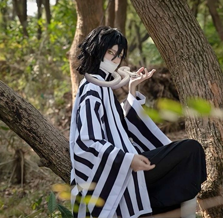 Kimetsu no Yaiba Obanai cosplay tái hiện Hashira hoàn hảo