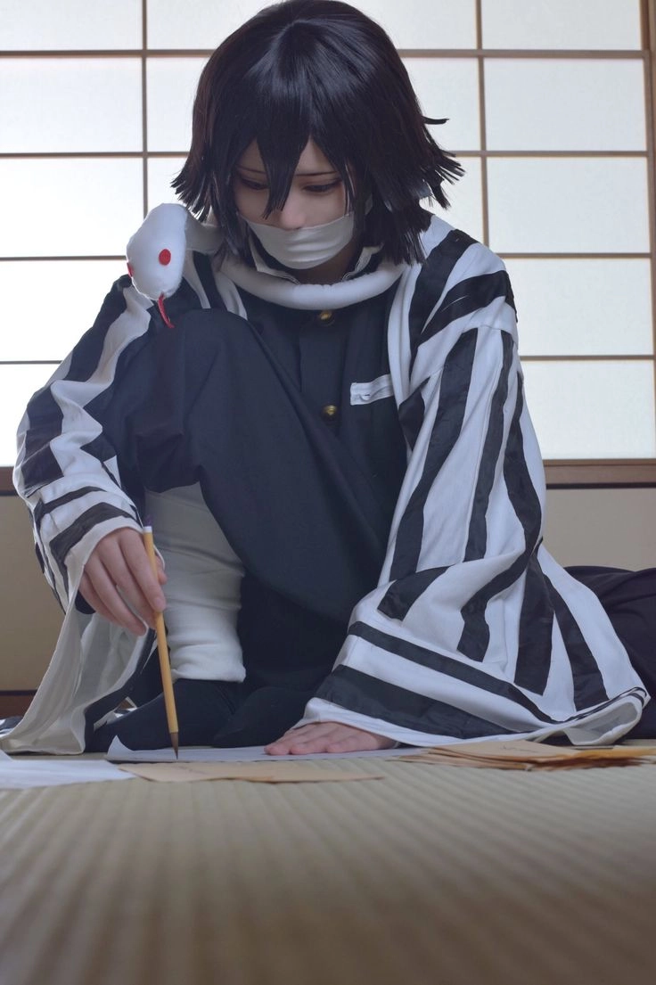 Obanai snake cosplay Kaburamaru là điểm nhấn cosplay Xà Trụ