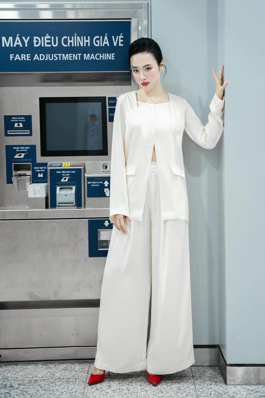 Angela Phương Trinh cao bao nhiêu, cao 1m65 thanh thoát