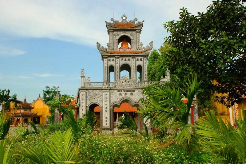 Vai trò của đền chùa trong đời sống người Việt