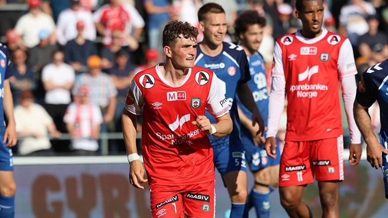 Pep Guardiola và đội hình Man City sẵn sàng chinh phục mọi kèo cược tại SV368 