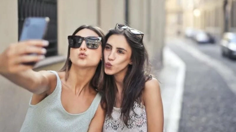 Hiểu rõ giải mã chi tiết việc nằm mơ thấy người quen lâu ngày không gặp