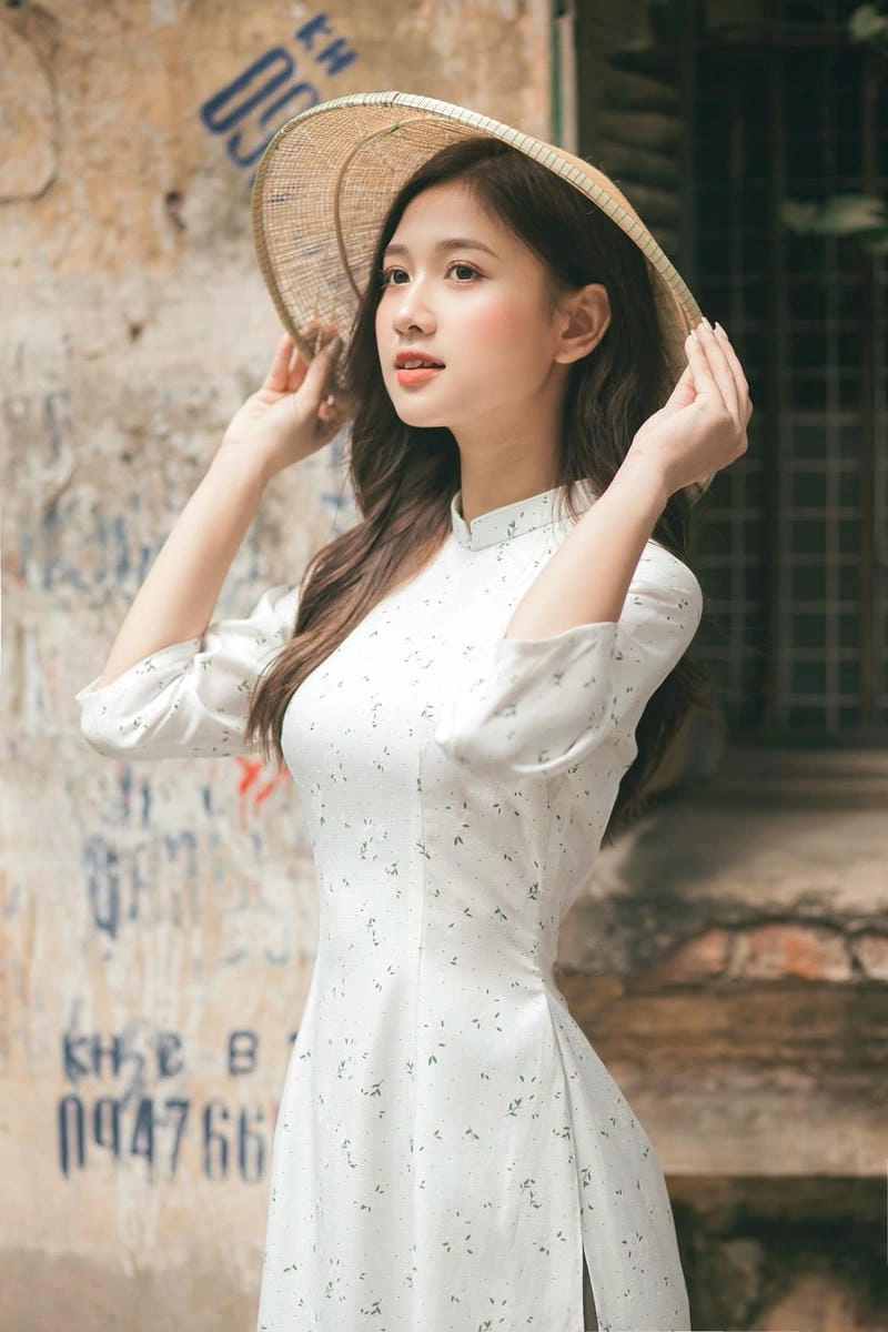 Đắm mình trong hình ảnh học sinh mặc áo dài