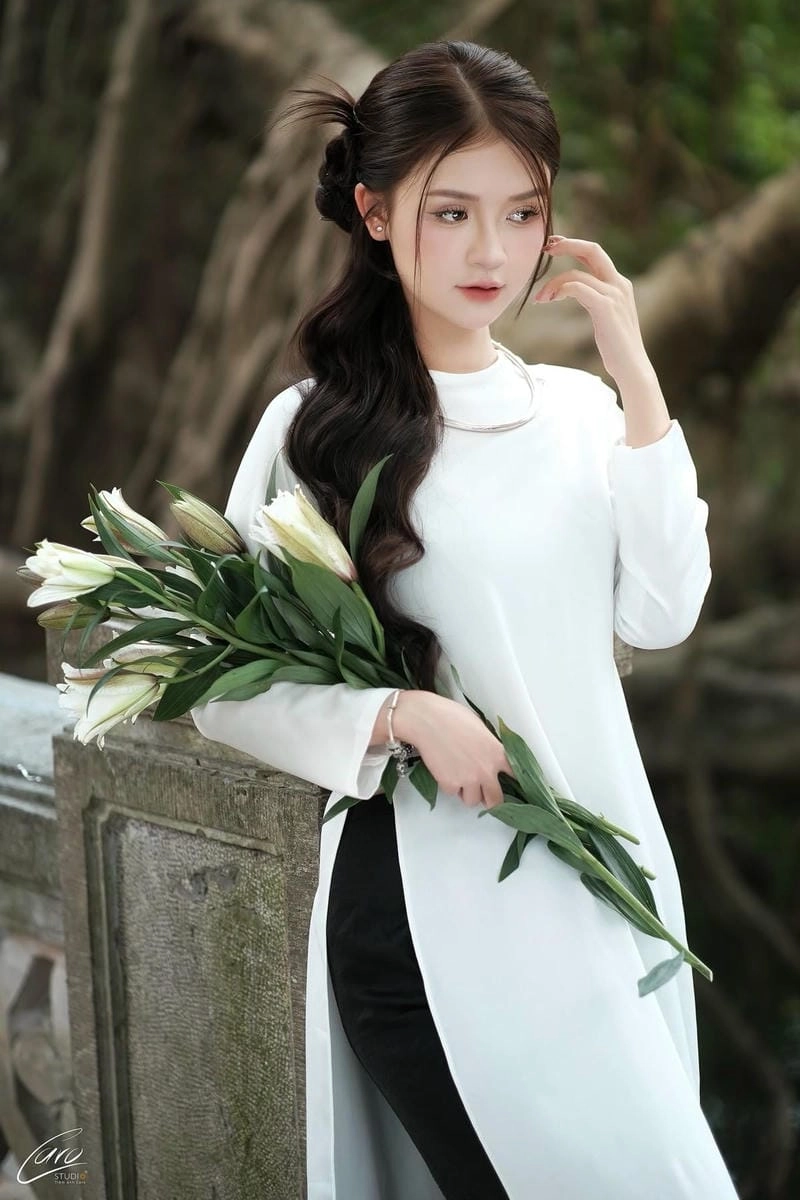 Những hình ảnh thiếu nữ mặc áo dài
