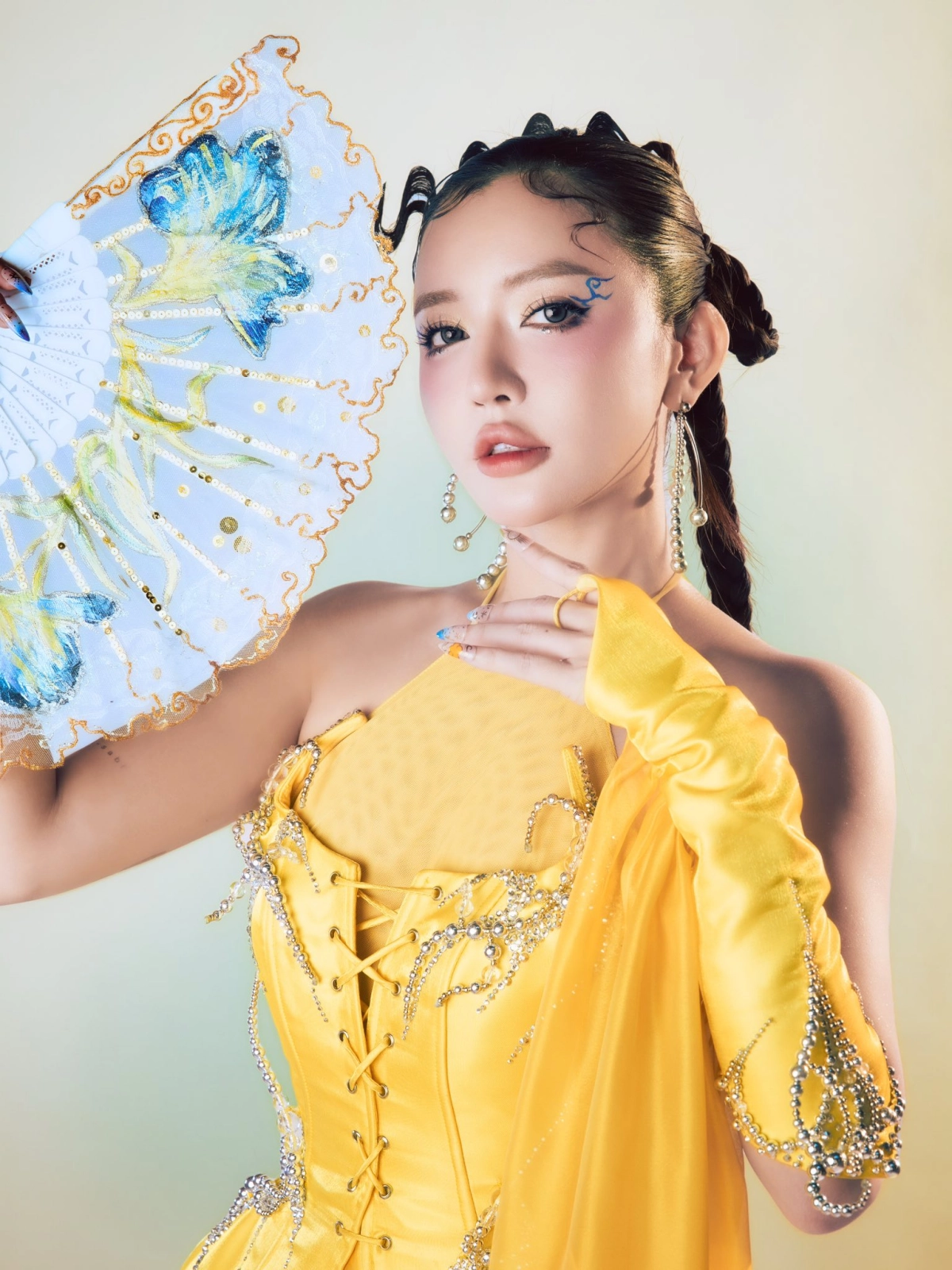 Sưu tầm những khoảnh khắc Bích Phương quyến rũ