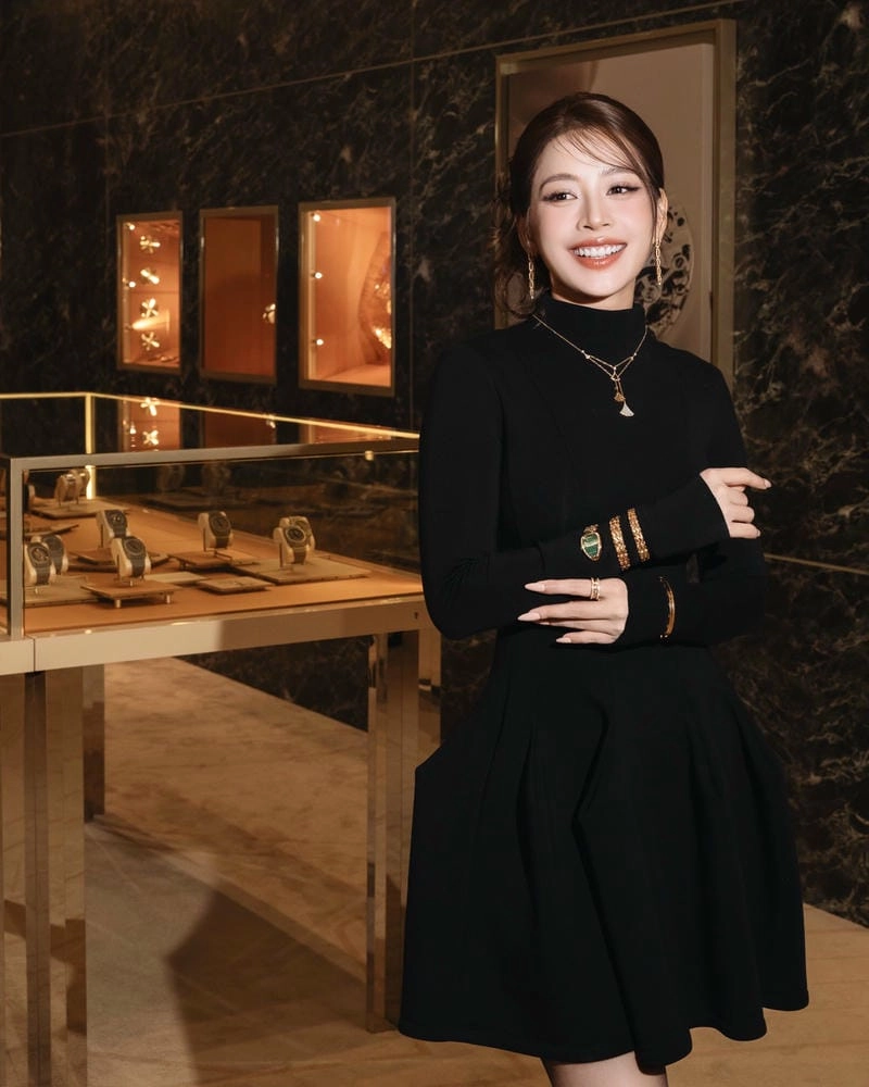 Săn những ảnh mới của Chi Pu thời trang