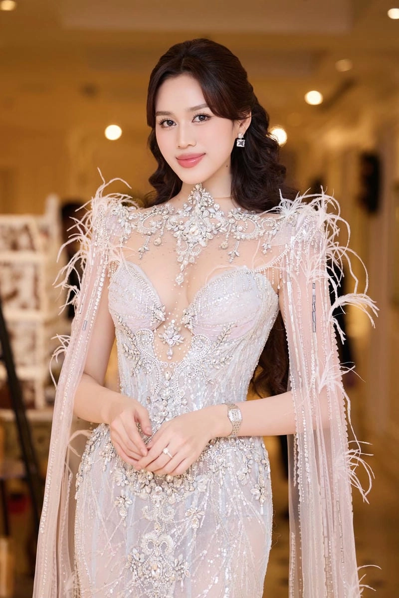 Gợi ý phong cách Đỗ Thị Hà đời thường