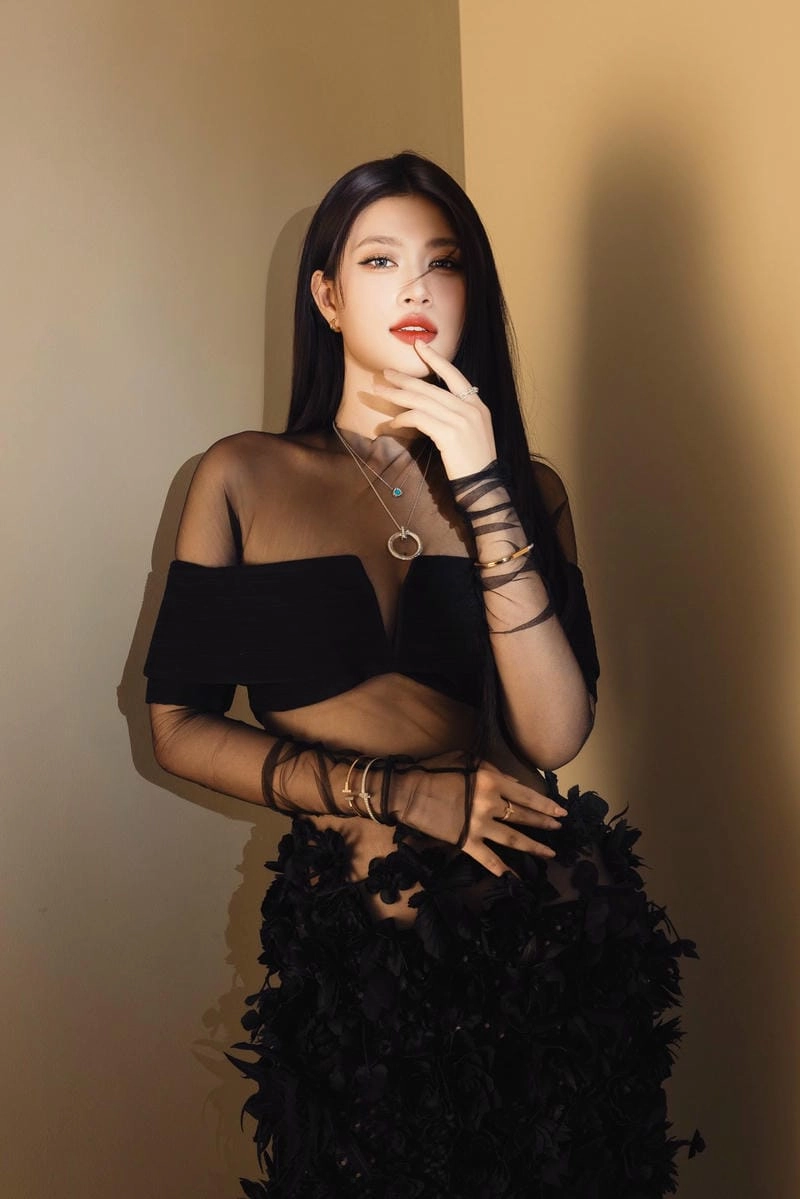 Gợi ý phong cách Đoàn Thiên Ân đời thường