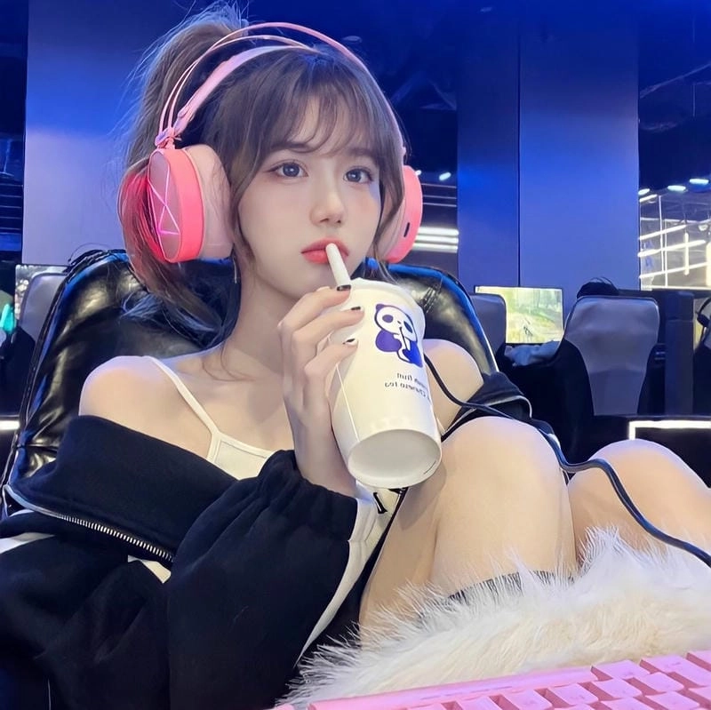 Đắm mình trong gái xinh cosplay game