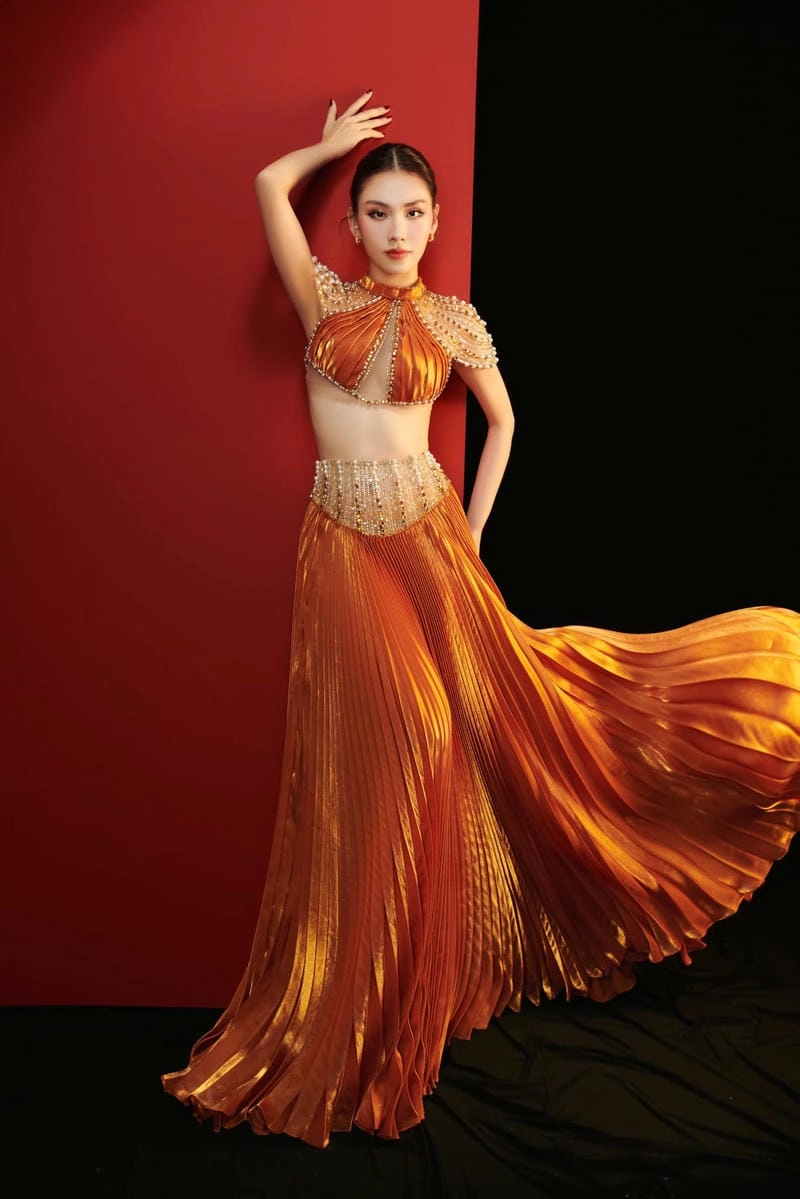 Gợi ý phong cách Mai Phương quyến rũ