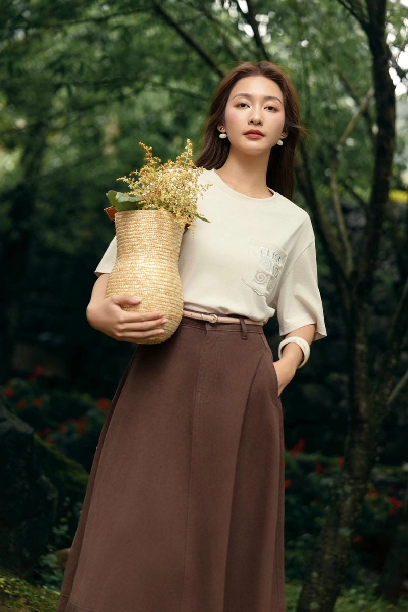 Cùng ngắm Khả Ngân thời trang