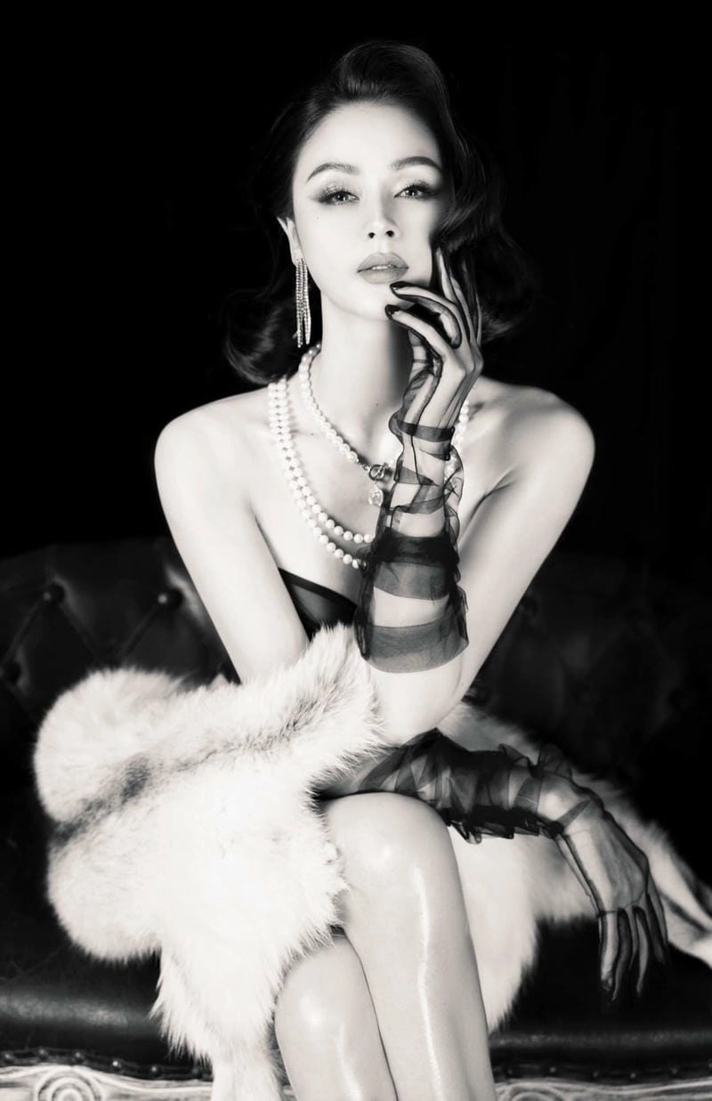 Những khoảnh khắc Lương Thu Trang trẻ trung