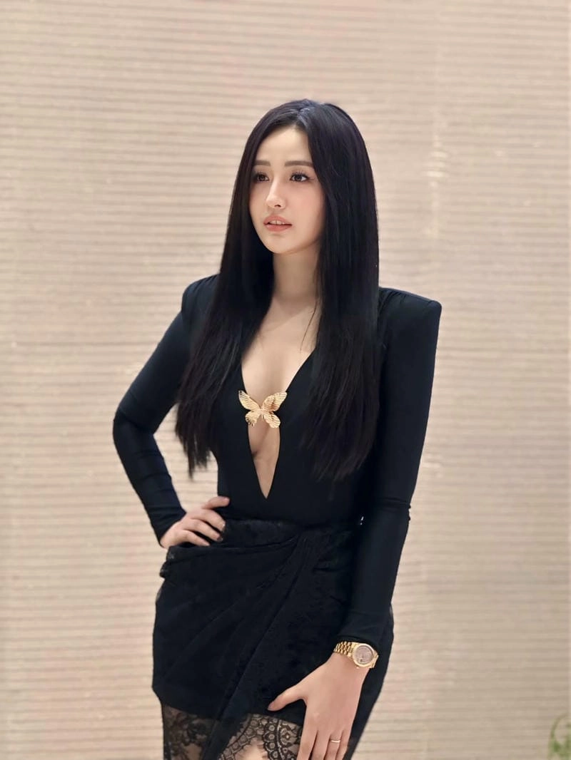 Đắm mình trong thế giới Mai Phương Thúy nổi bật