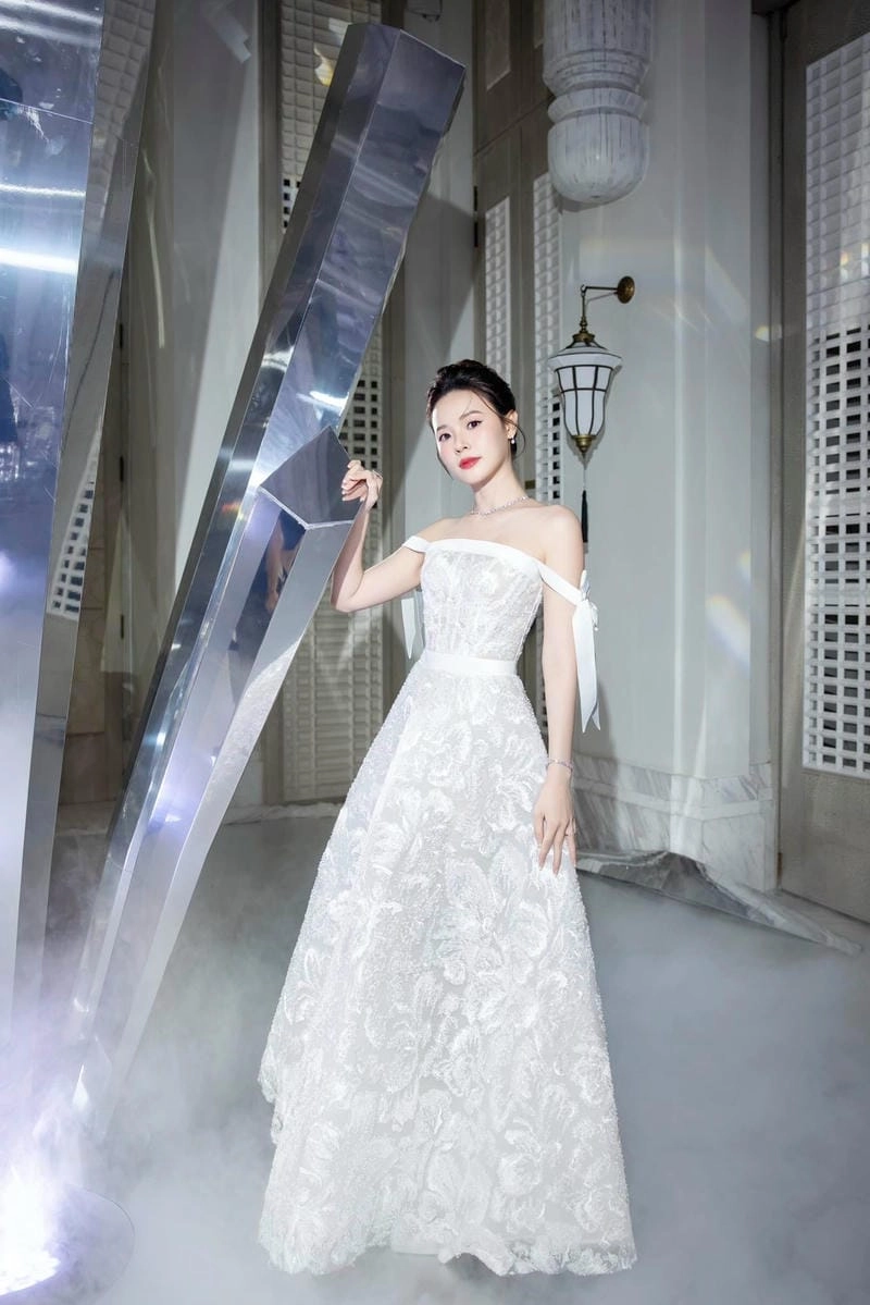 Tổng hợp hình ảnh Midu quyến rũ