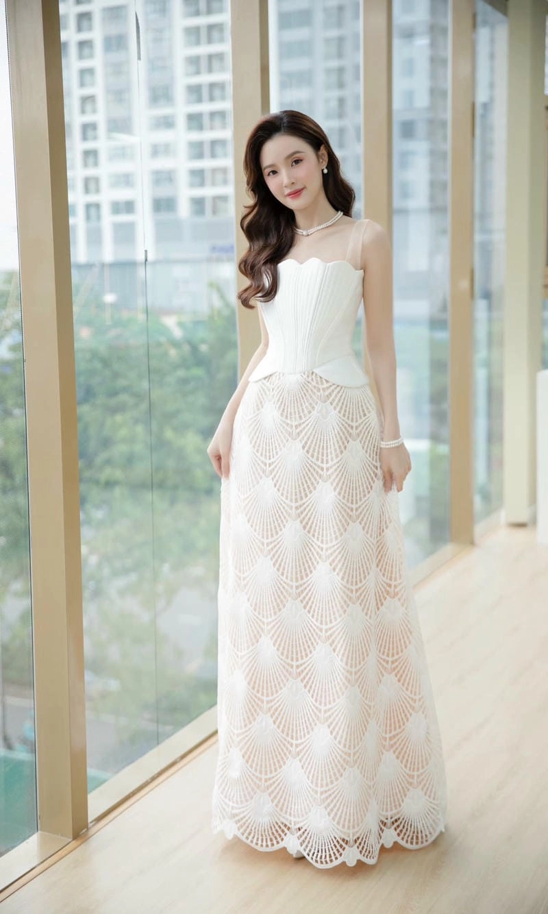 Săn những ảnh mới nhất của Midu trẻ trung