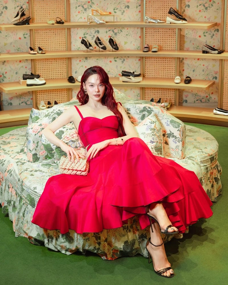 Cùng ngắm Minh Hằng xinh đẹp