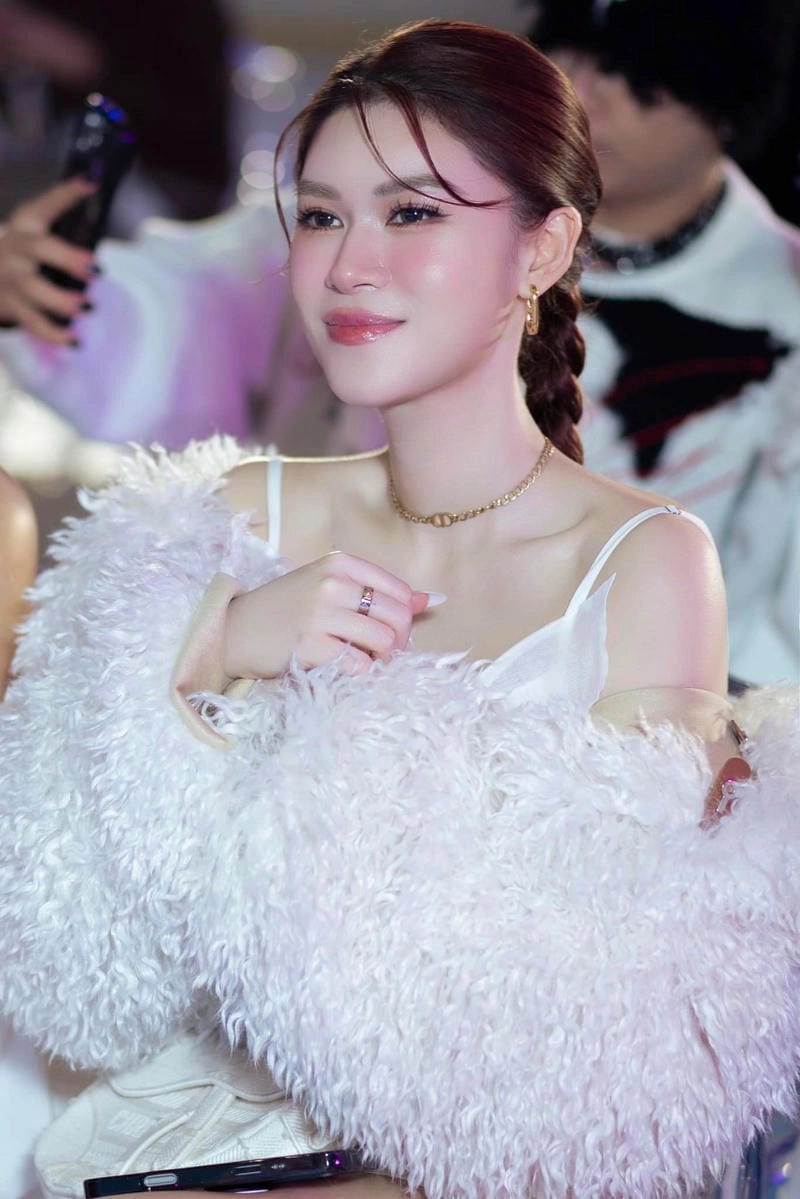 Đắm mình trong thế giới Ngọc Thanh Tâm thời trang