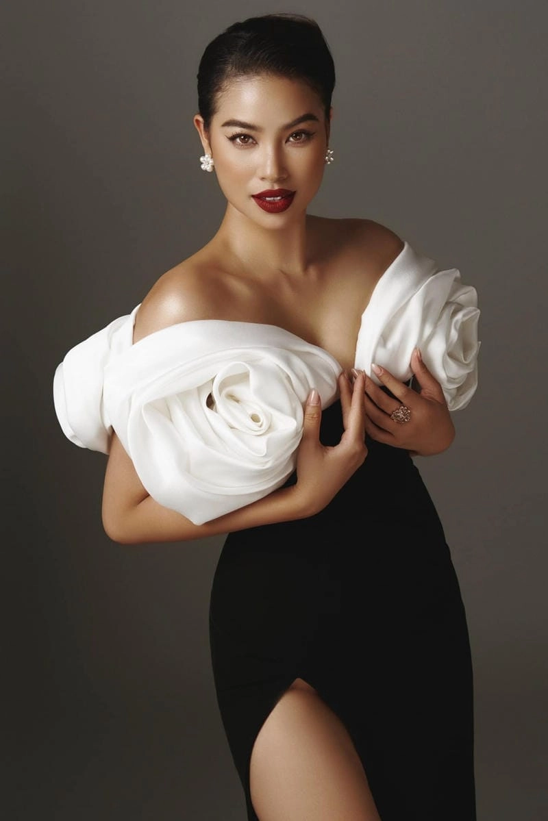 Săn những ảnh mới nhất của Phạm Hương cuốn hút