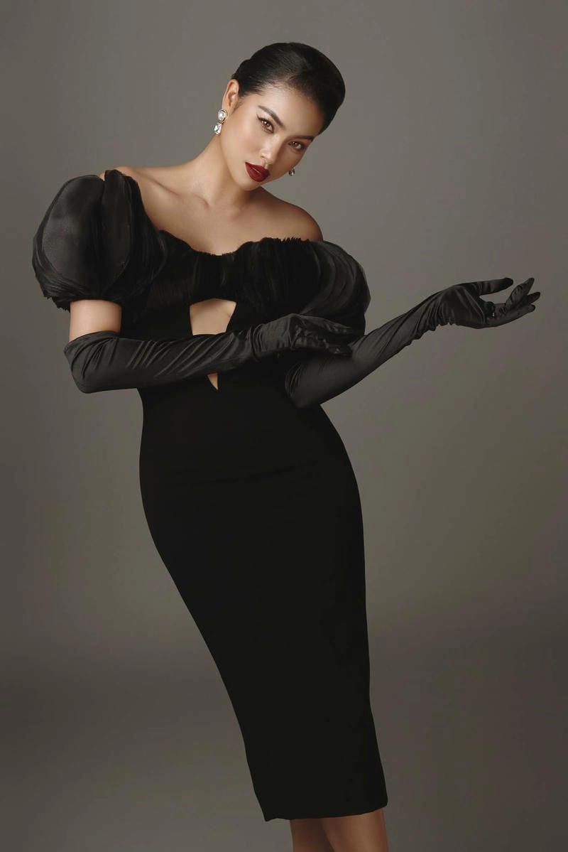 Cùng ngắm Phạm Hương nổi bật