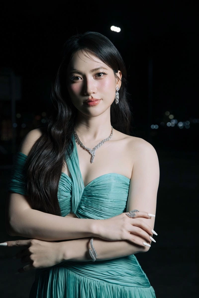 Đắm mình trong thế giới Phương Anh Đào phong cách
