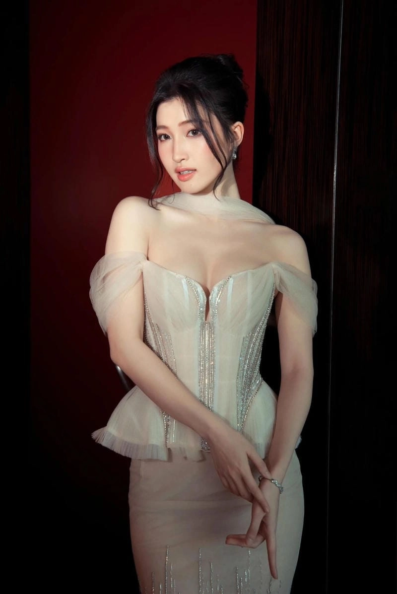 Tìm hiểu đôi nét giới thiệu Phương Nhi là ai