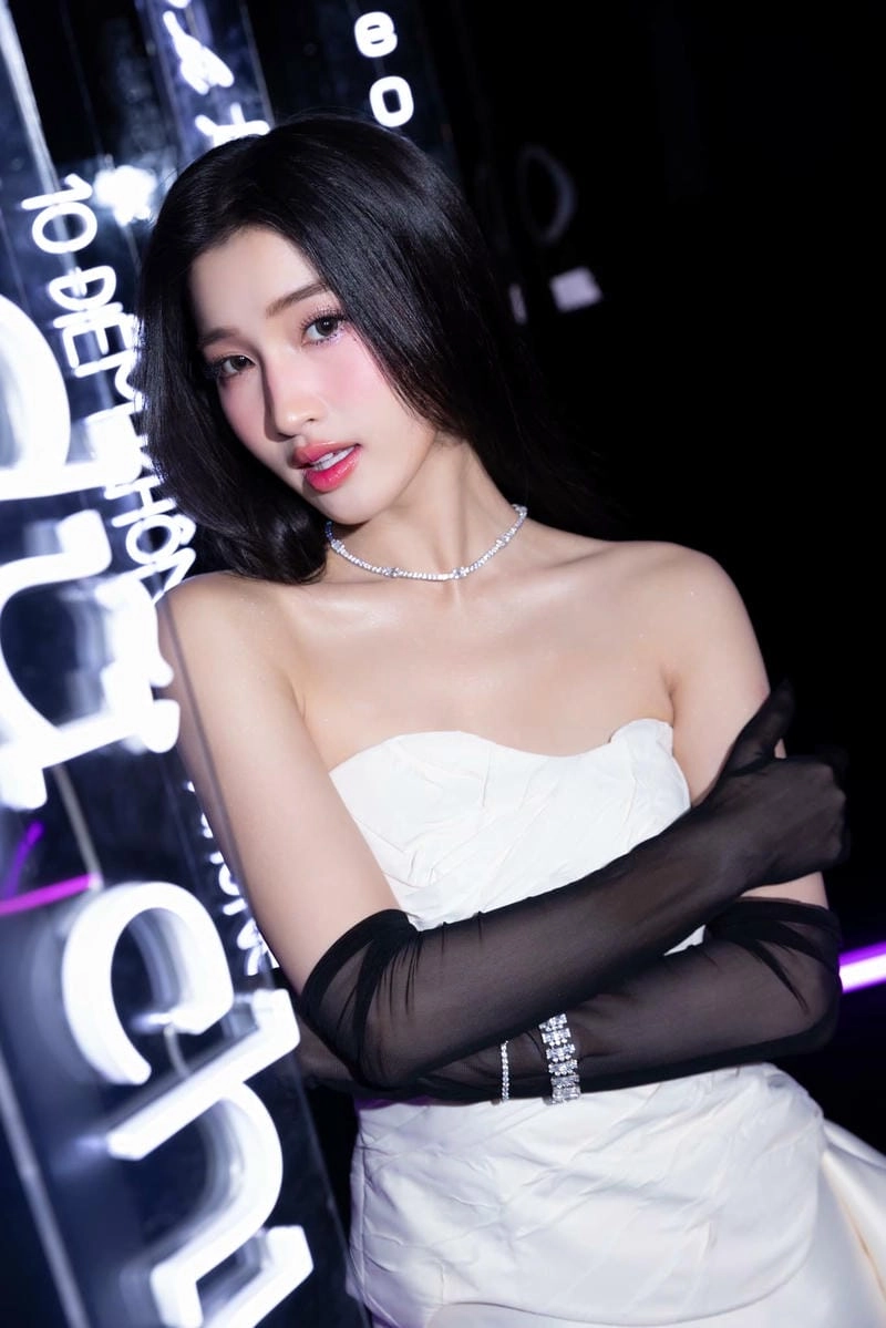Săn những ảnh mới nhất của Phương Nhi trong sáng