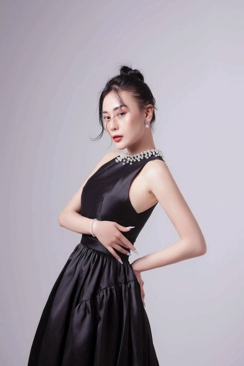 Cùng ngắm Phương Oanh phong cách