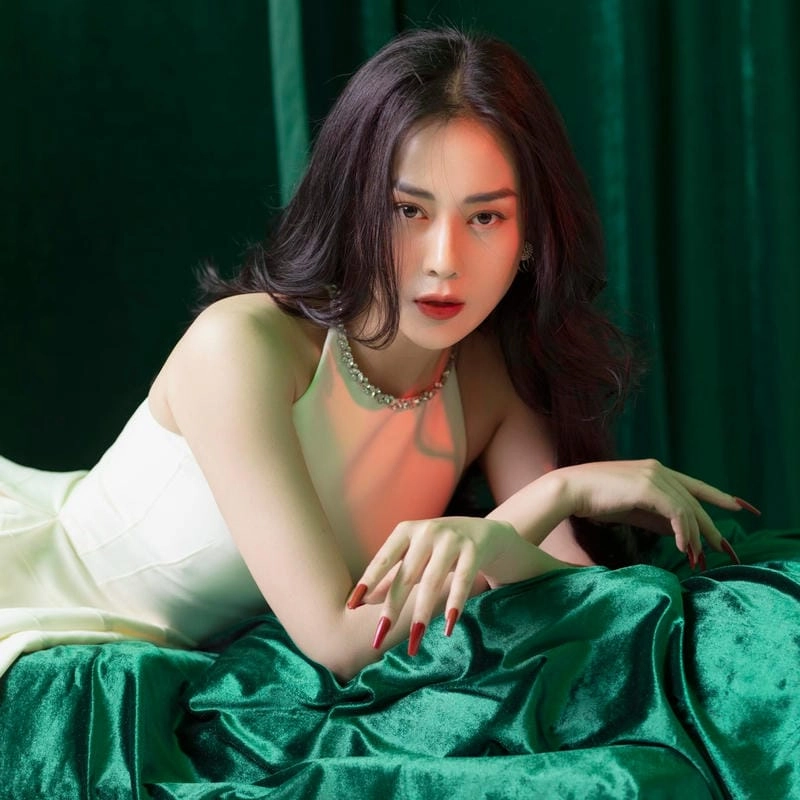 Săn những ảnh mới nhất của Phương Oanh trẻ trung