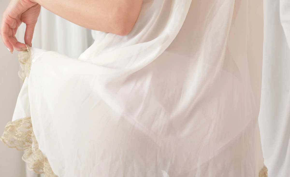 Anna Kami môi căng ướt sexy cuốn hút điên đảo