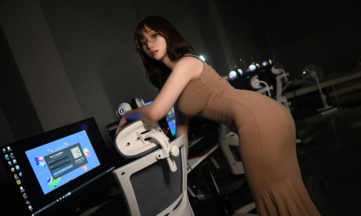 BlueCake môi căng ướt sexy cuốn hút điên đảo