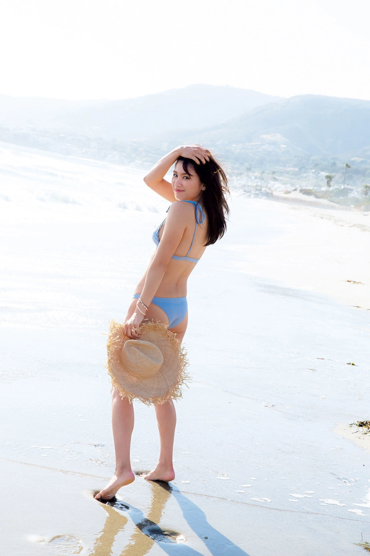 Vẻ sexy của Ikumi Hisamatsu đầy tinh tế