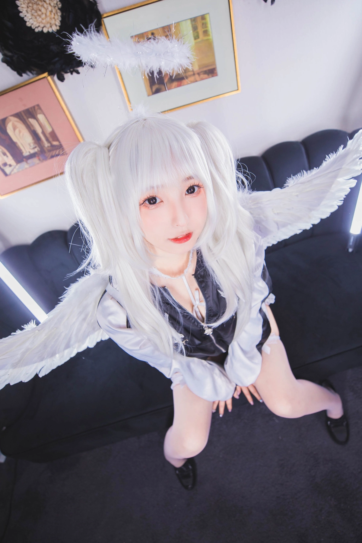 Phong thái nổi bật của Kagurazaka Midwinter hút ánh nhìn