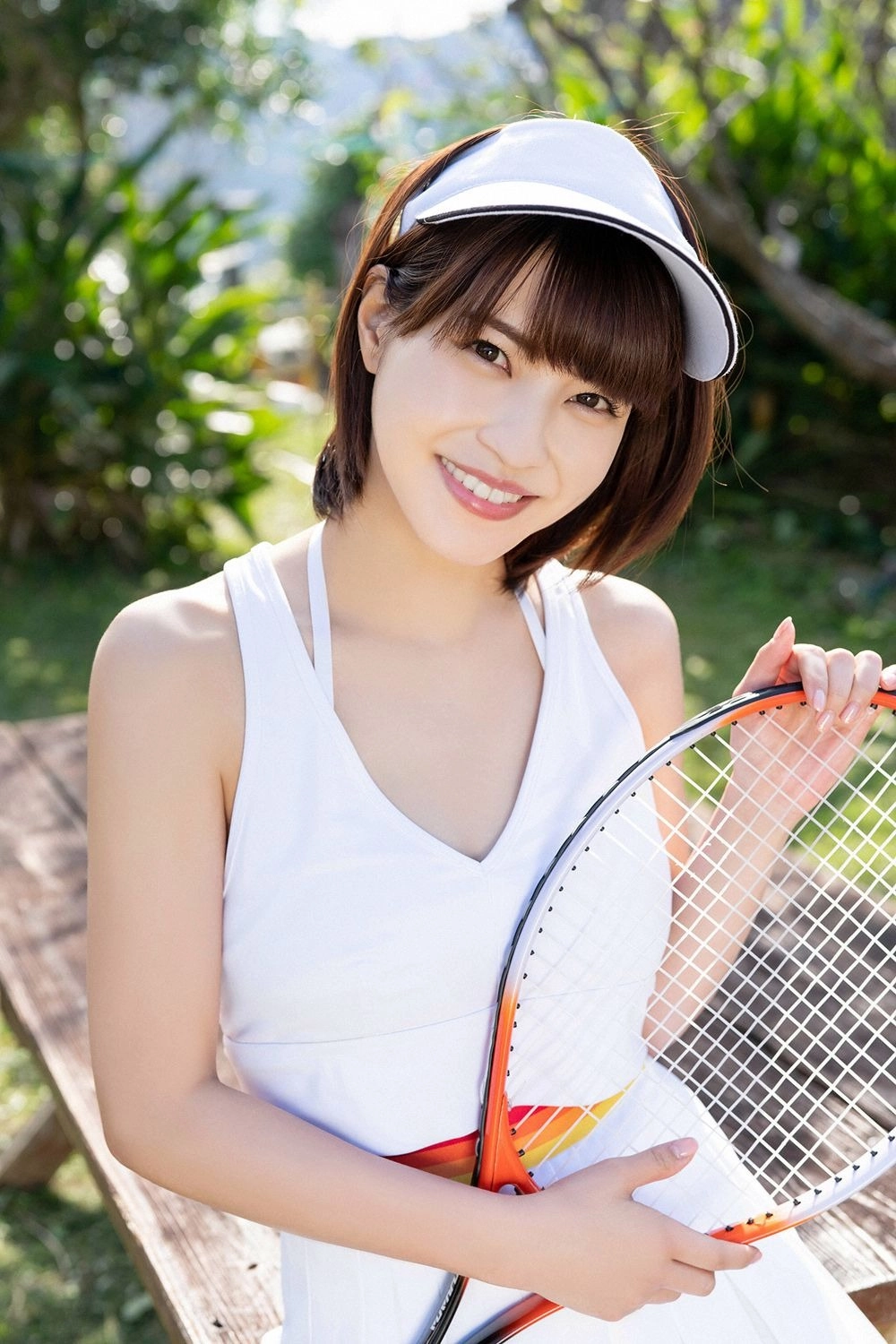 Kishi Asuka luôn nổi bật giữa đám đông