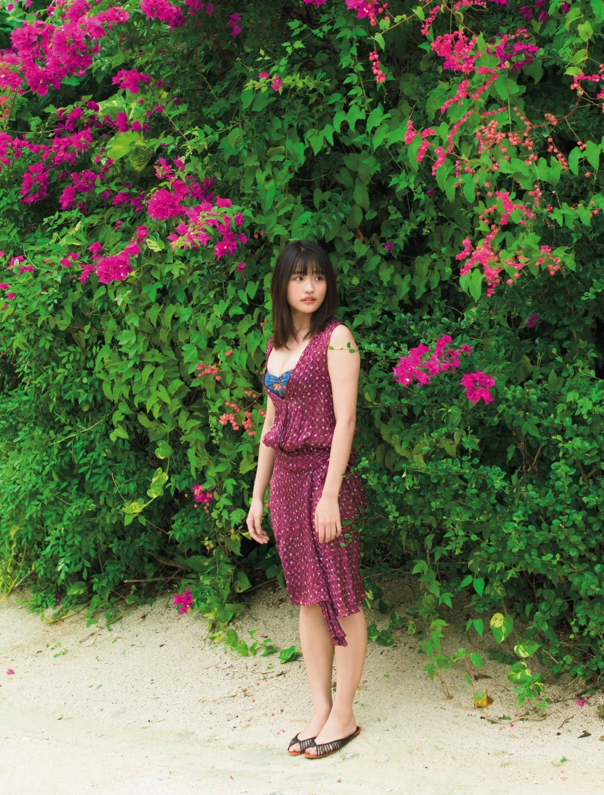 Mochizuki Liuye váy ngắn lộ hàng dâm tình nóng bỏng max