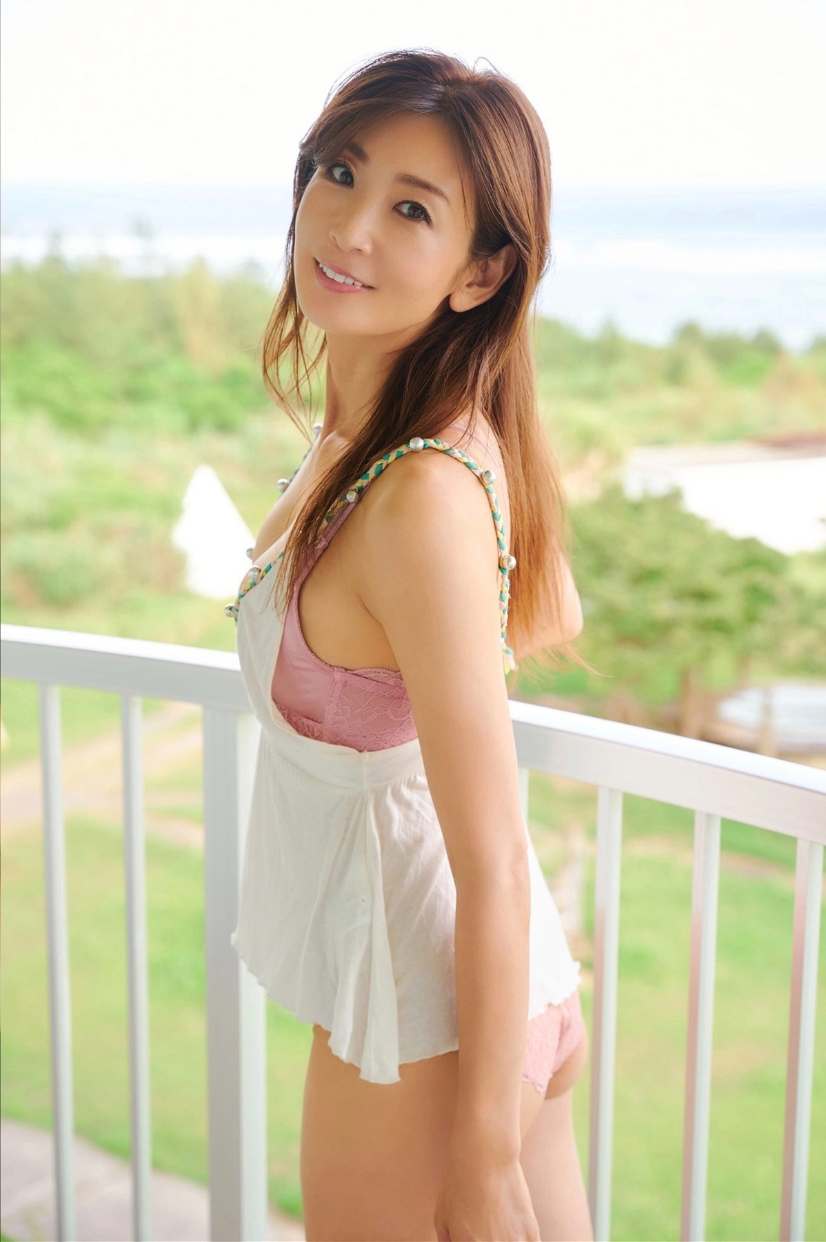 Nakajima Fumie mang khí chất nóng bỏng tinh tế