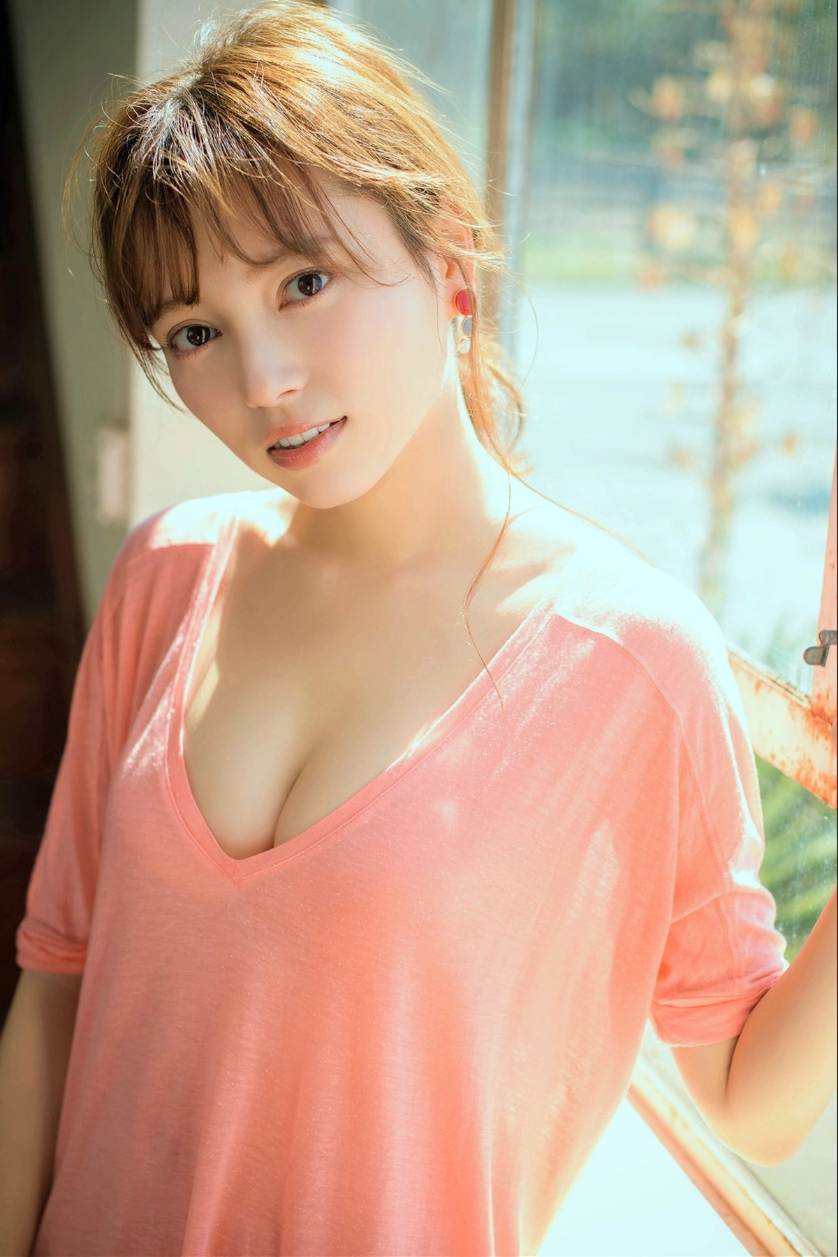 Sayaka Komuro quay lưng cong cháy sexy nhìn là đổ gục