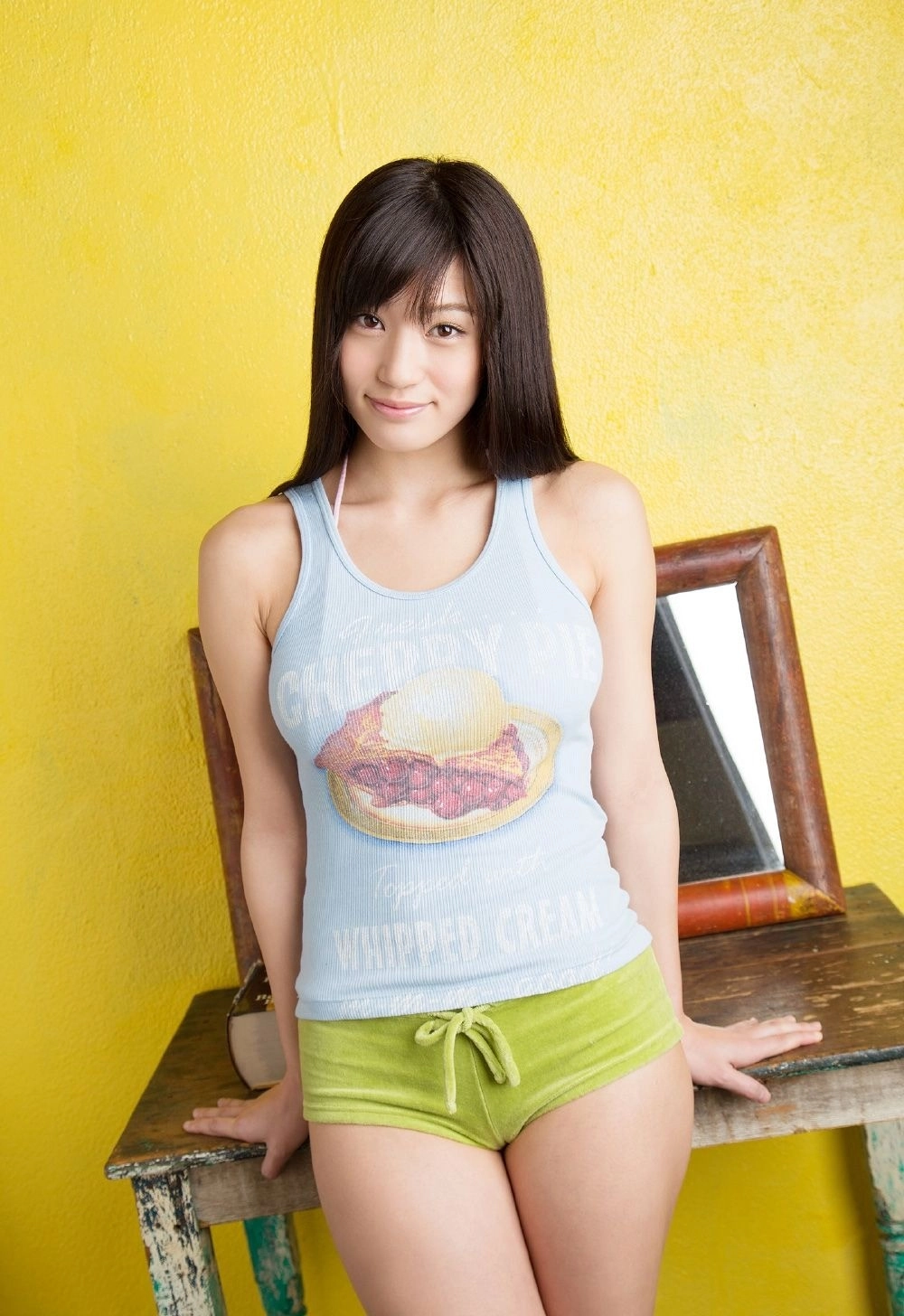 Takahashi Seiko nổi bật với vẻ đẹp mê hoặc