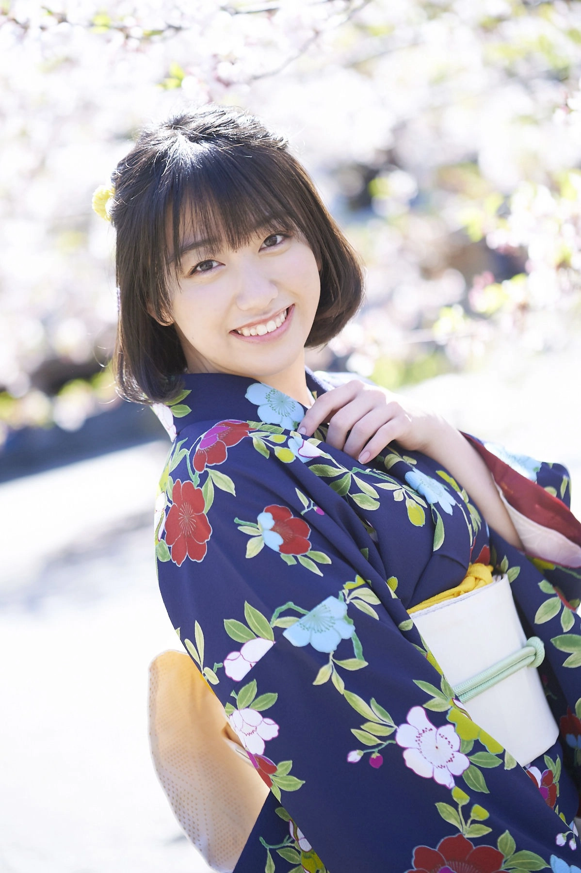 Vẻ đẹp nóng bỏng của Wada Sakurako gây chú ý mạnh