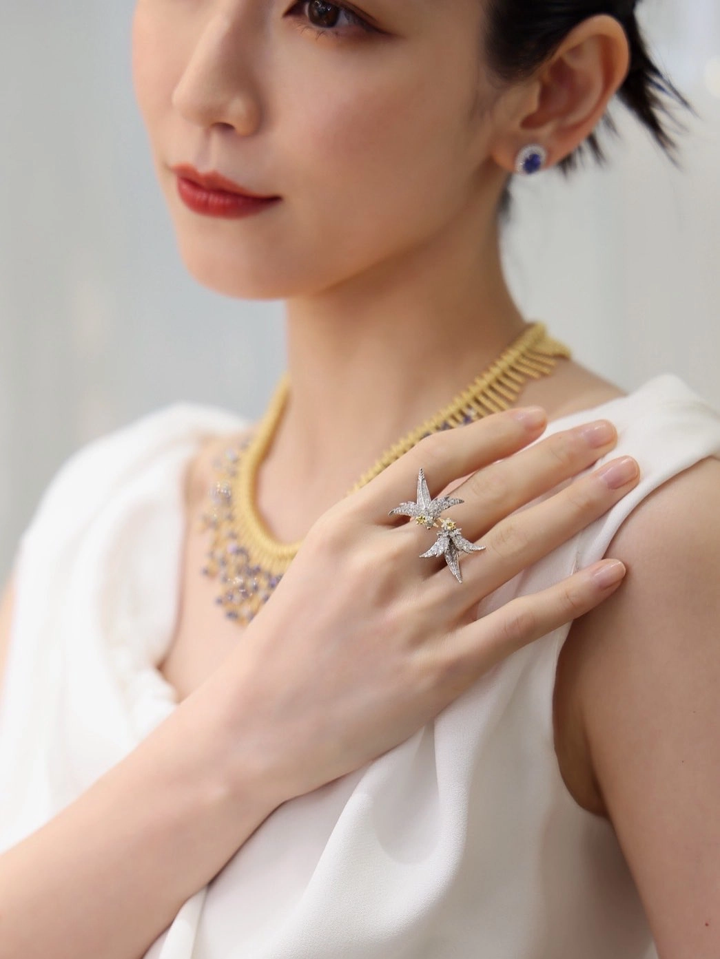 Yoshioka Rifan da trắng lồn hồng sexy nhìn là muốn ngay