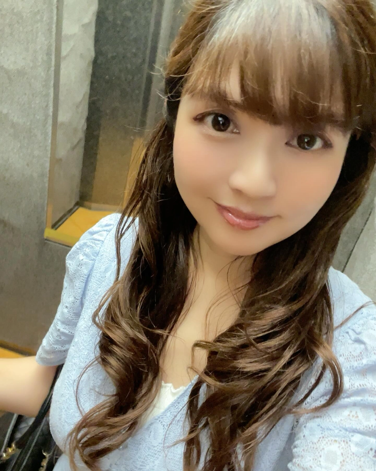 Yui Akane đẹp cuốn hút từng ánh nhìn