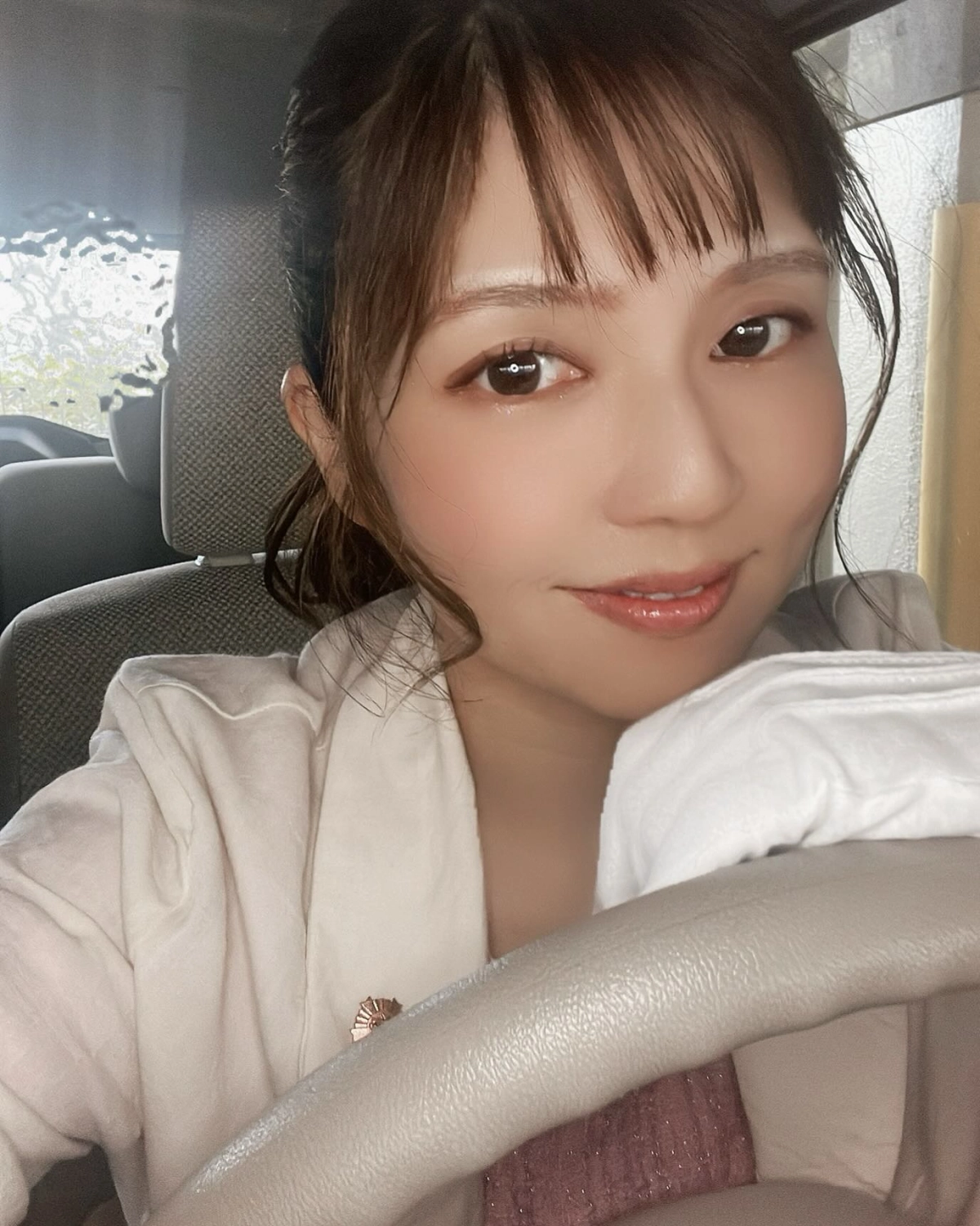 Yui Akane đẹp nổi bật trong mọi khung hình