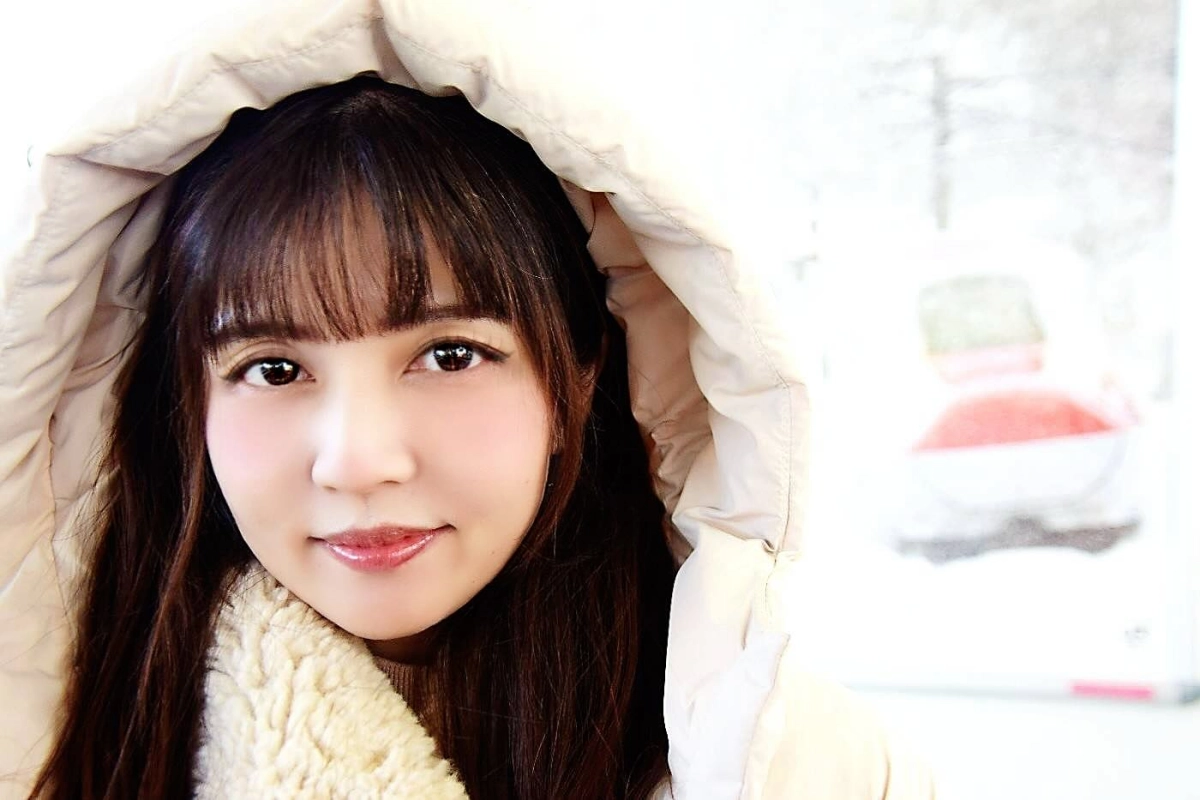 Yui Akane đẹp cuốn hút từng ánh nhìn