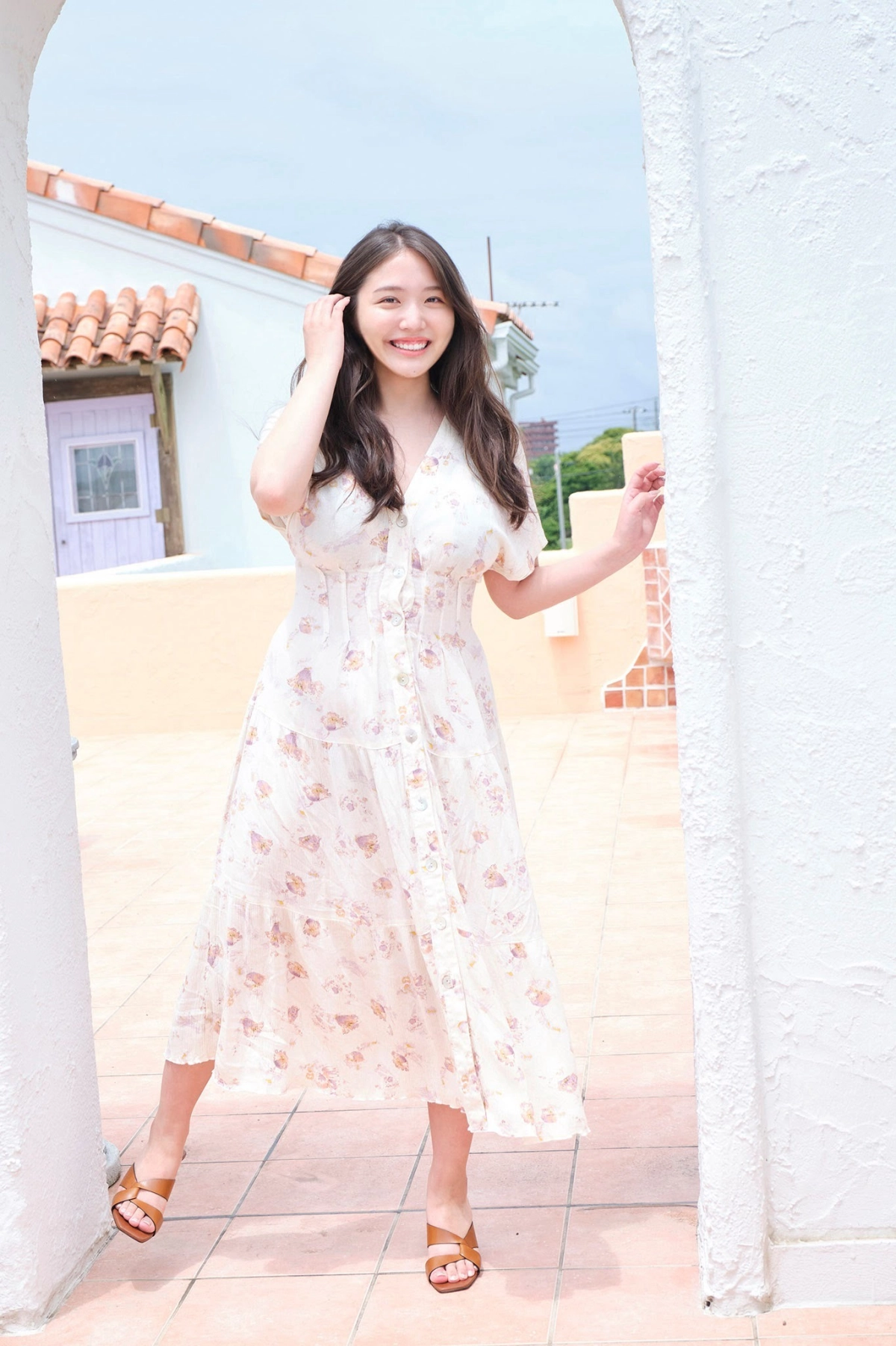 Yumi Mizusaki thu hút với thần thái cuốn hút