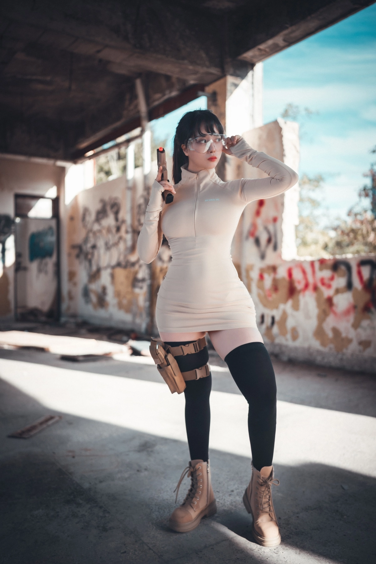 ZziZzi quay lưng cong cháy sexy nhìn là đổ gục