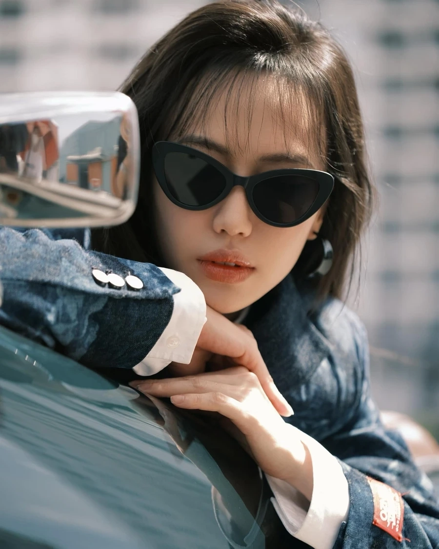 Gái xinh dễ thương Việt Nam mang cảm giác gần gũi.