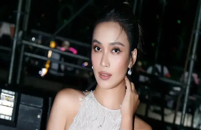 Bộ ảnh Ái Phương đẹp rực rỡ với phong cách đầy mê hoặc
