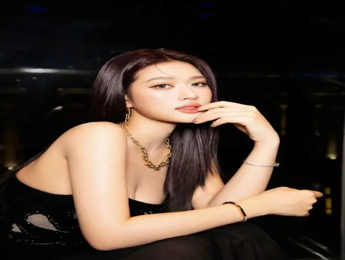 Tuyển chọn ảnh Đoàn Thiên Ân sang trọng và kiêu sa