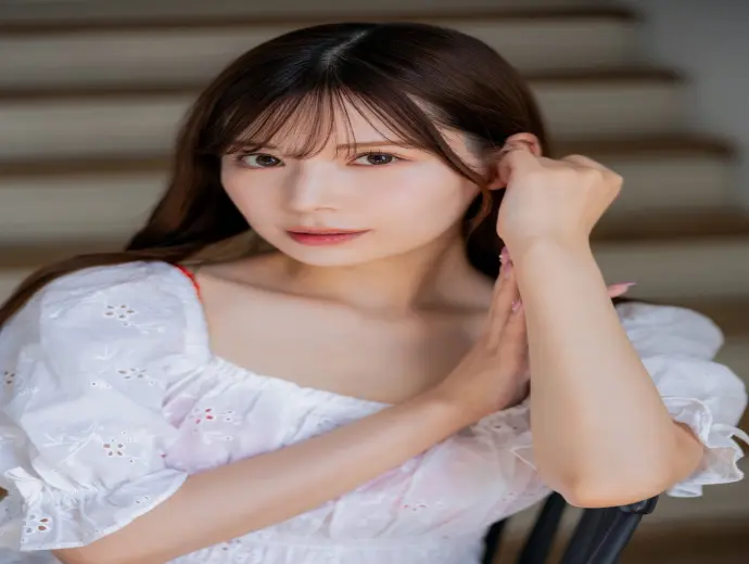 Akari Tsumugi khoe thân hình bốc lửa trong bộ ảnh sexy mới